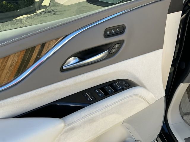 Used 2021 Cadillac Escalade Premium Luxury Platinum AWD/4WD image 19