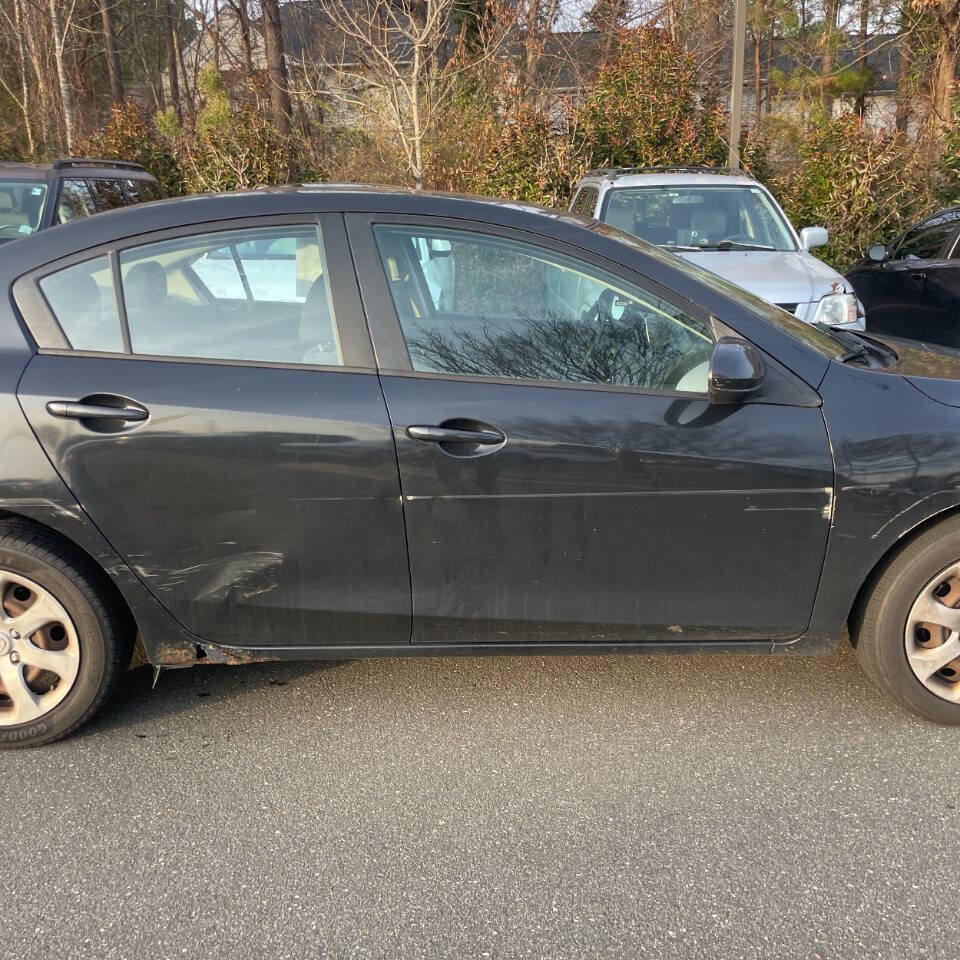 Used 2013 MAZDA MAZDA3 i Sport FWD image 2
