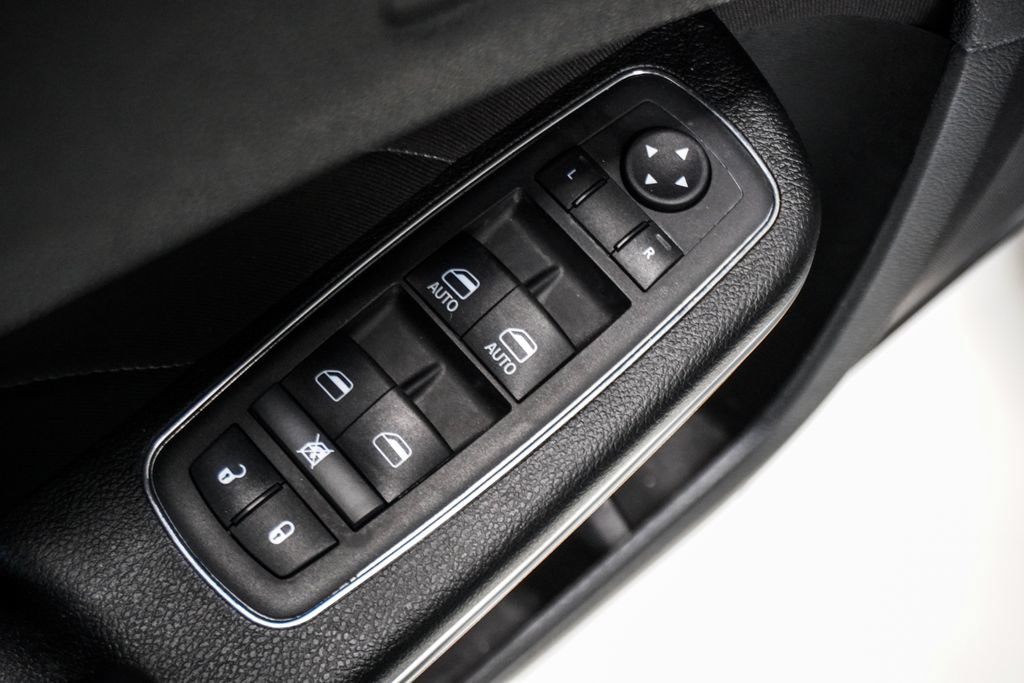 Used 2023 Dodge Charger SXT RWD image 17