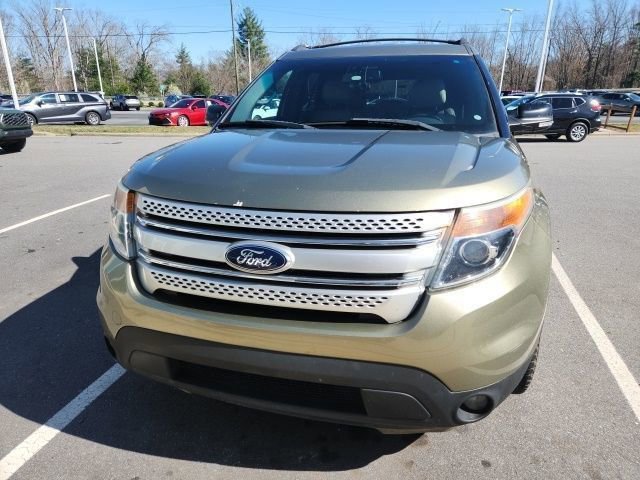 Used 2013 Ford Explorer XLT image 2