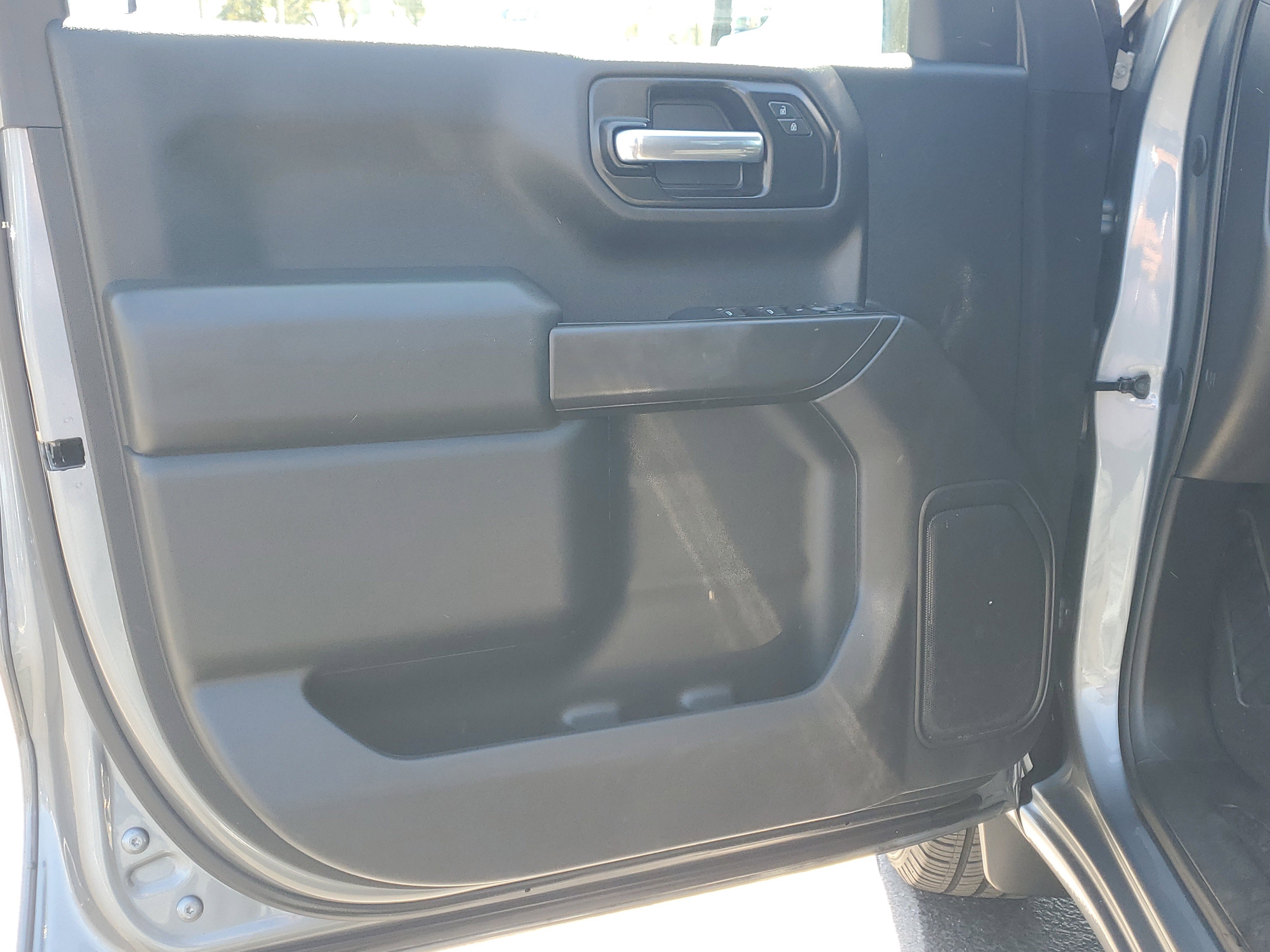 Used 2020 Chevrolet Silverado 1500 Custom w/ Custom Value Package image 18