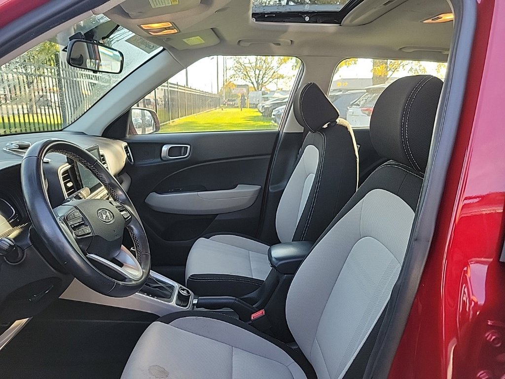 Used 2024 Hyundai Venue SEL FWD image 6