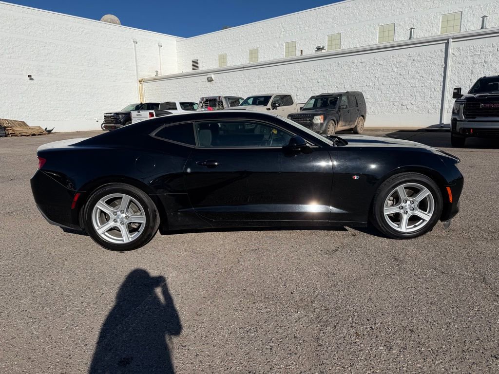 Used 2017 Chevrolet Camaro LT image 4