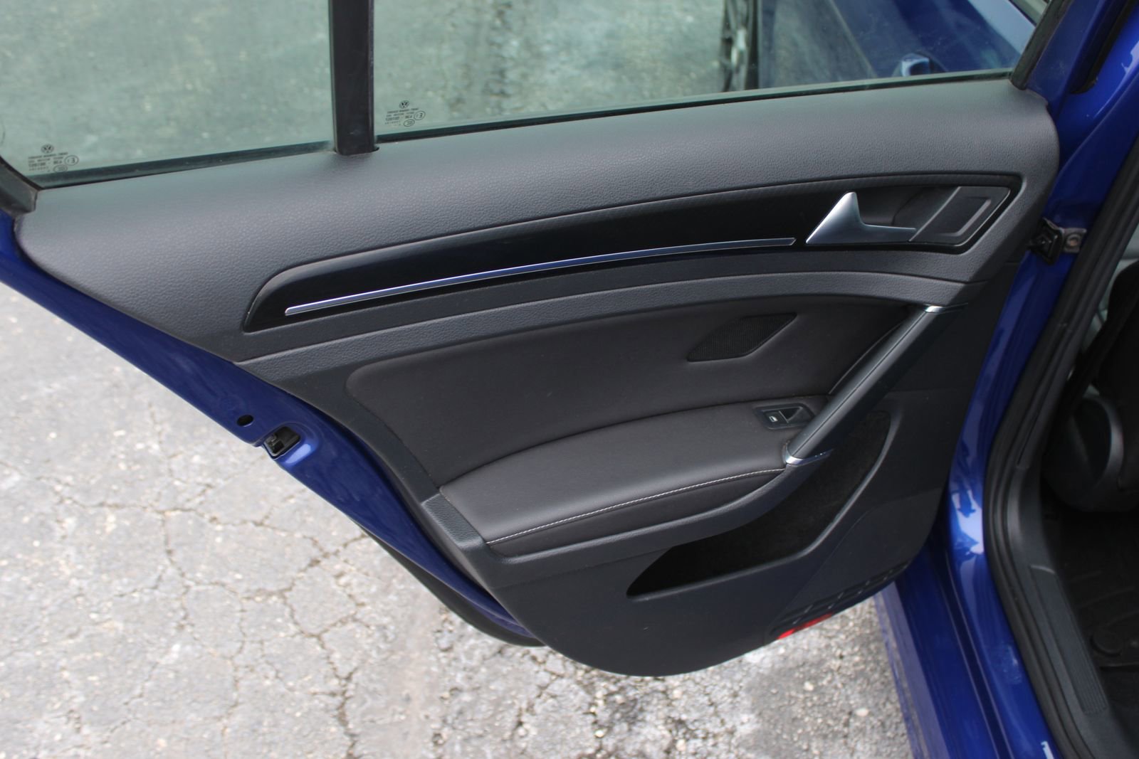 Used 2015 Volkswagen Golf R R image 17