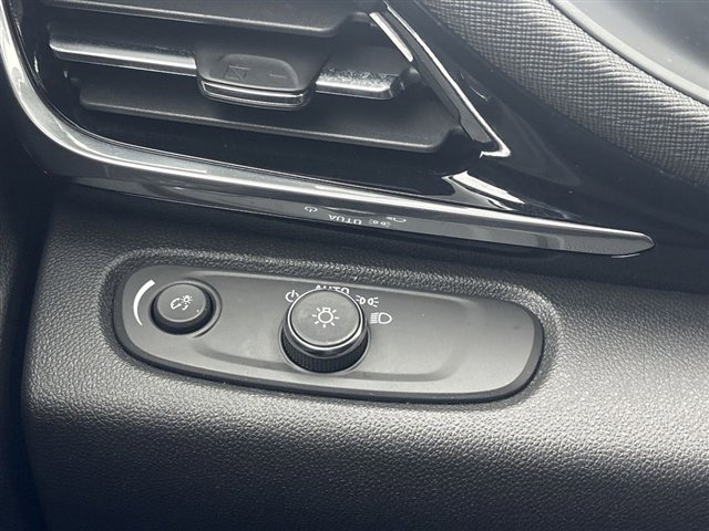 Certified 2024 Buick Envista Sport Touring w/ Convenience I Package image 17