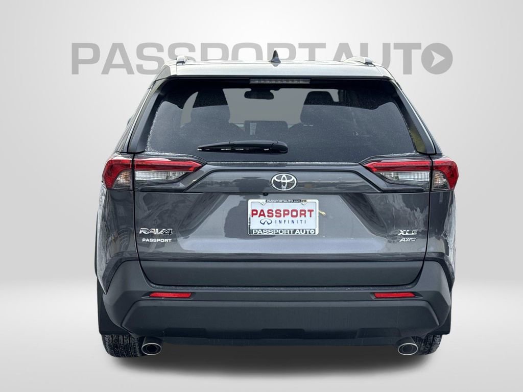 Used 2025 Toyota RAV4 XLE image 3