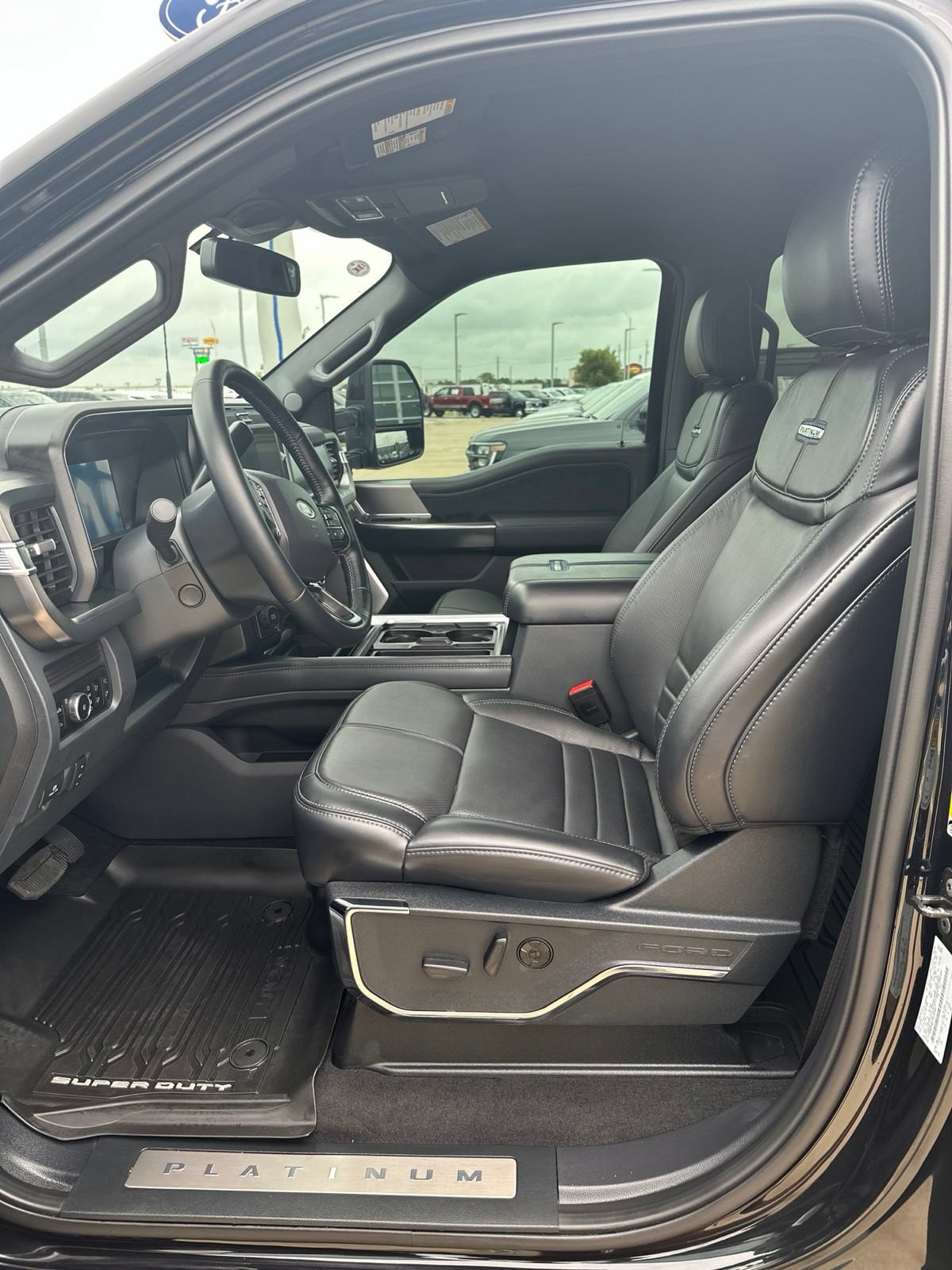 Used 2026 Ford F450 Platinum w/ FX4 Off-Road Package AWD/4WD image 19