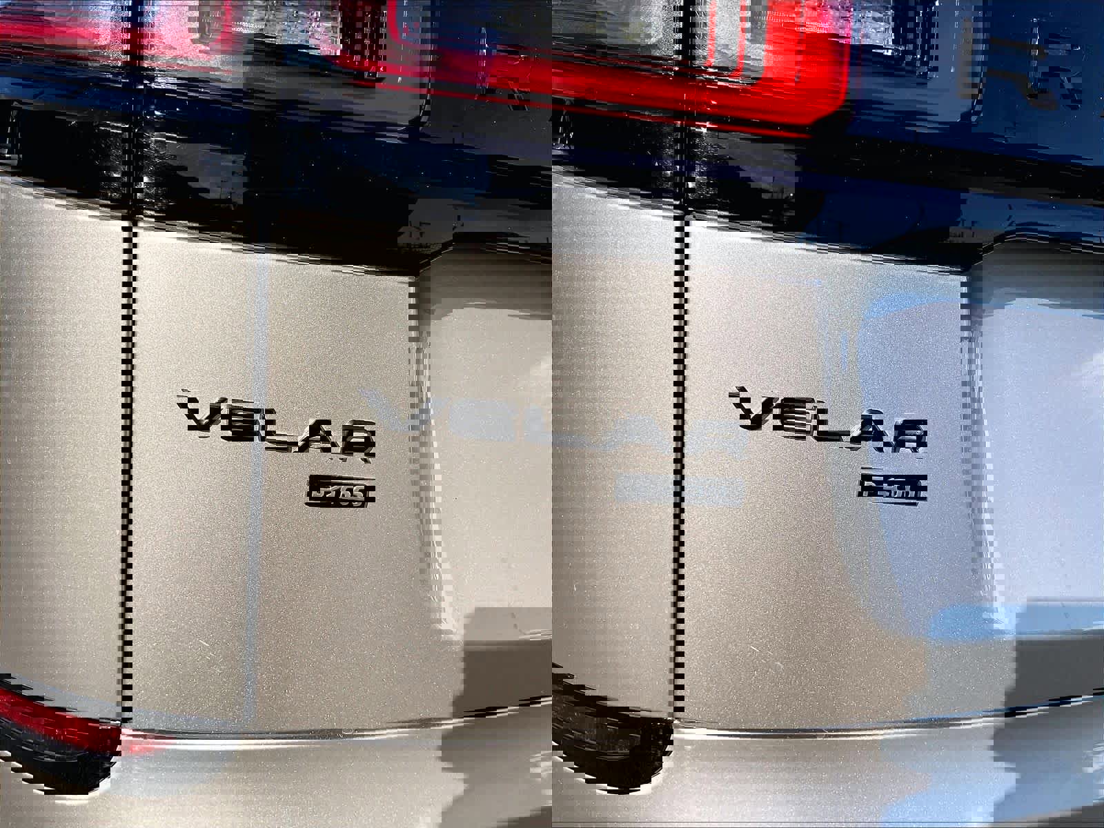 Used 2022 Land Rover Range Rover Velar R-Dynamic HSE image 9