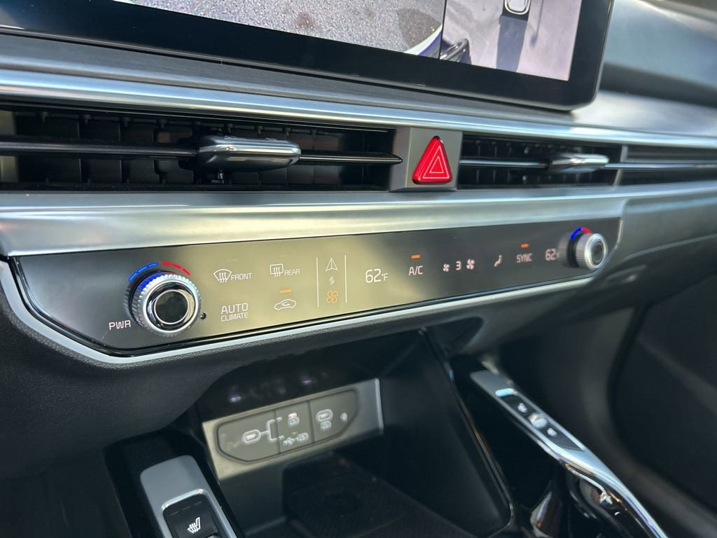 Used 2024 Kia Sorento SX Prestige w/ Sage Leather Package image 38