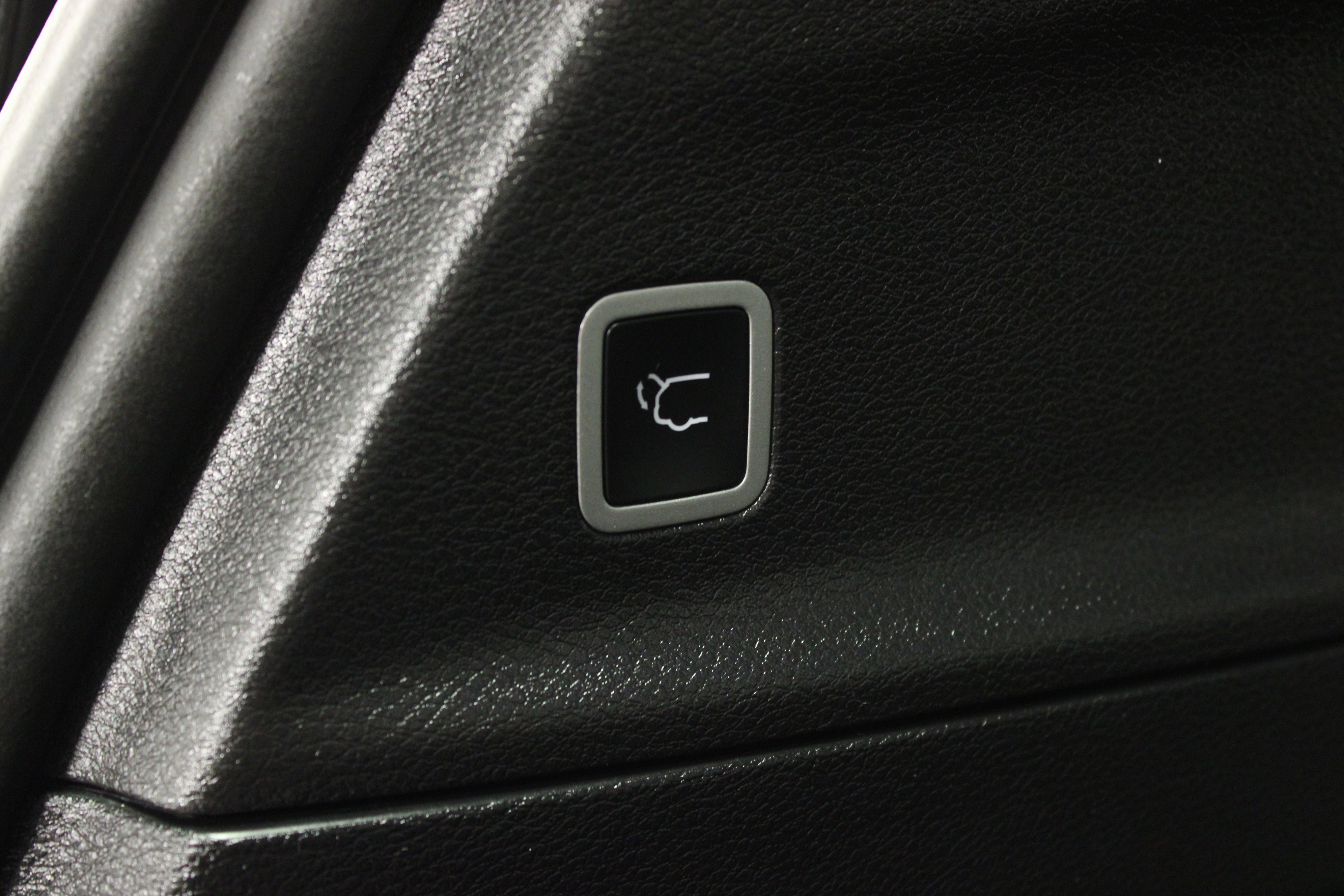 Used 2025 Chrysler Pacifica Select image 13