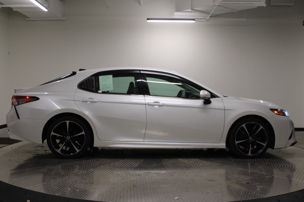 Used 2018 Toyota Camry XSE image 13