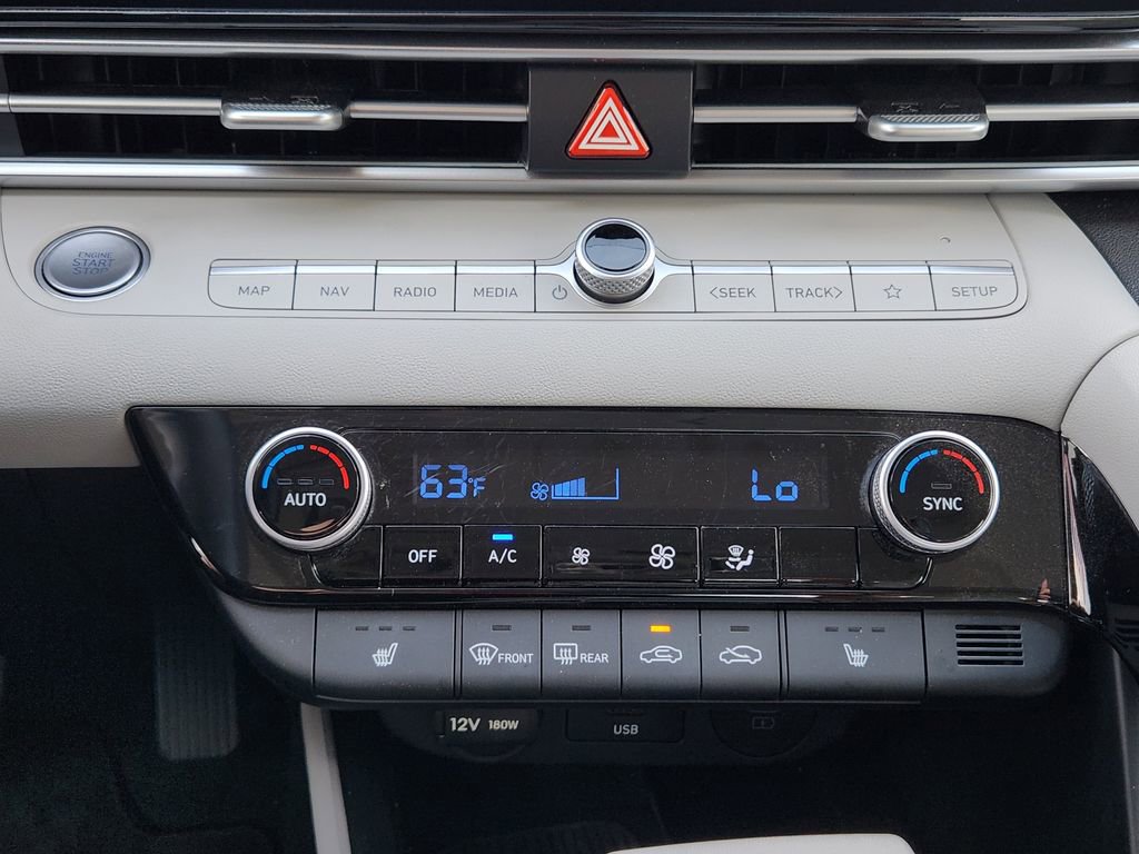 Used 2025 Hyundai Elantra Limited image 15