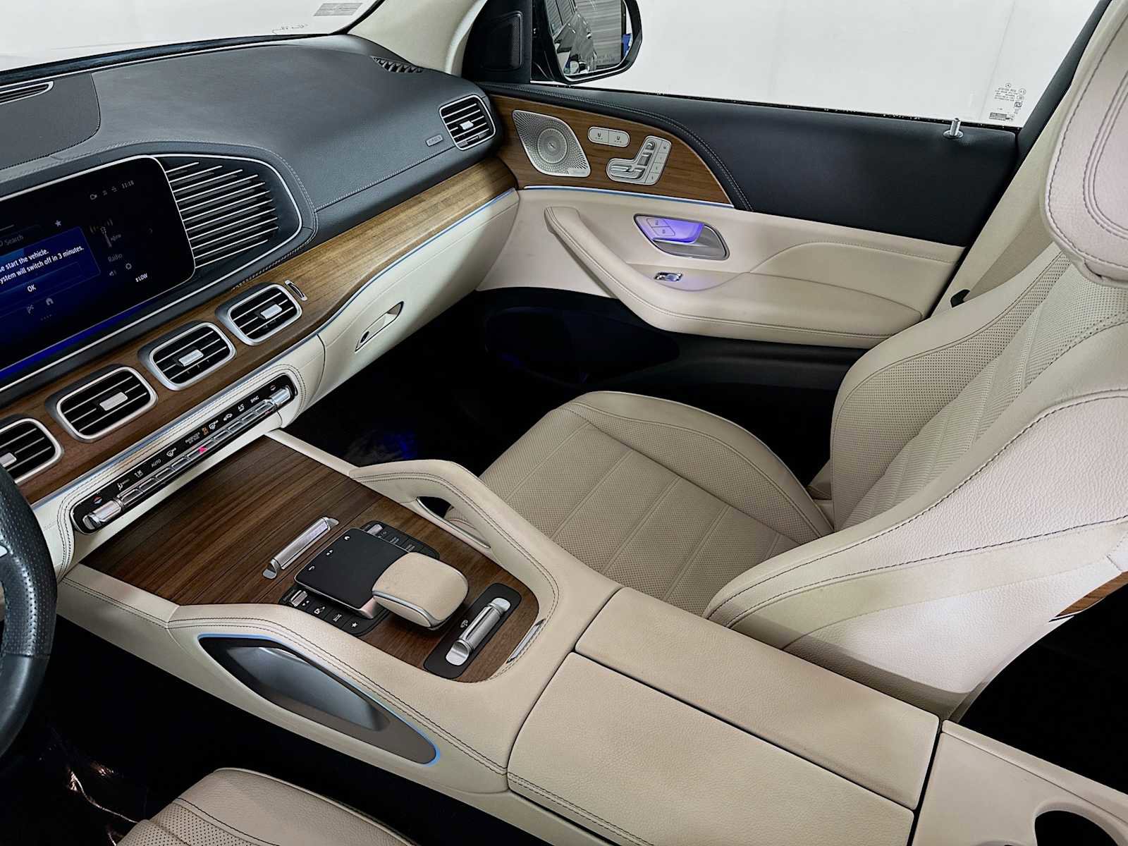 Used 2024 Mercedes-Benz GLS 580 4MATIC image 25