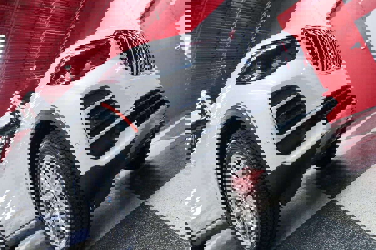 Used 2023 BMW X5 sDrive40i w/ Premium Package image 41