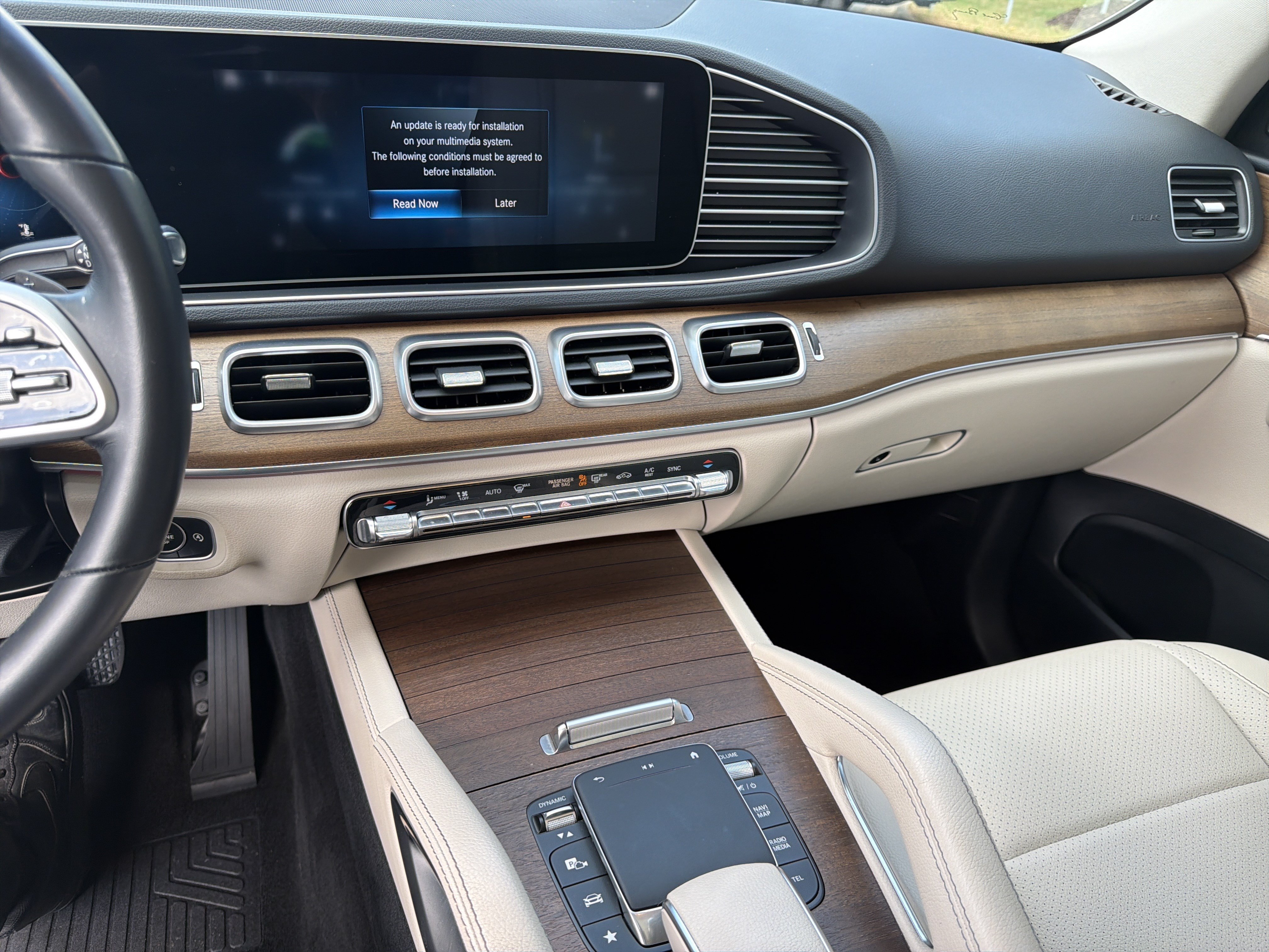 Used 2021 Mercedes-Benz GLE 350 w/ AMG Line Exterior image 33