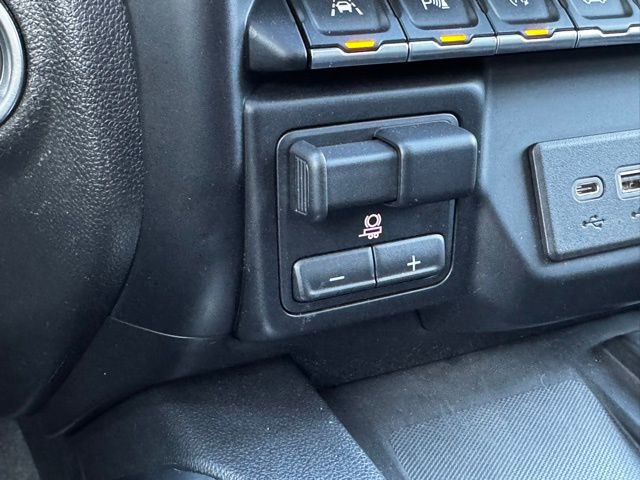 Used 2020 Chevrolet Silverado 1500 High Country w/ Technology Package image 17