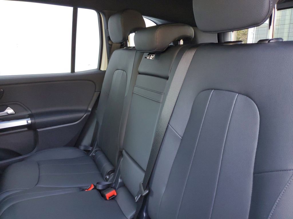 Used 2025 Mercedes-Benz EQB 250+ image 12