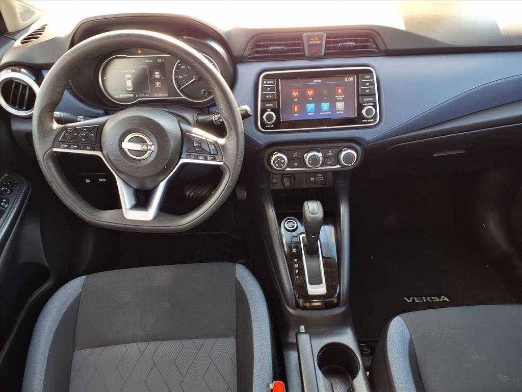 Used 2023 Nissan Versa SV image 12