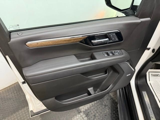 Used 2025 Chevrolet Suburban High Country w/ Sun And Tow Package image 18