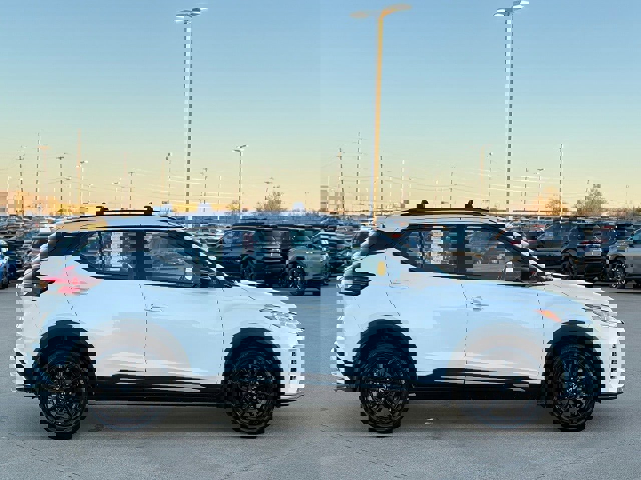 Certified 2023 Nissan Kicks SR w/ Exterior Package image 6