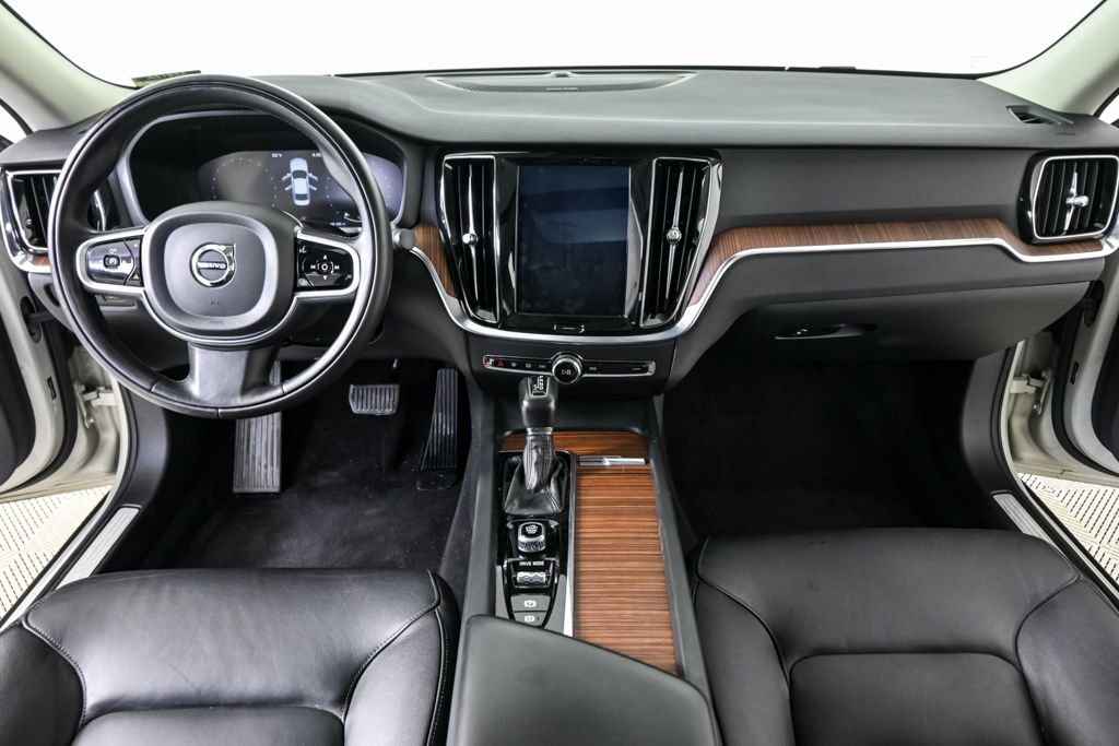 Used 2019 Volvo S60 T5 Momentum image 18