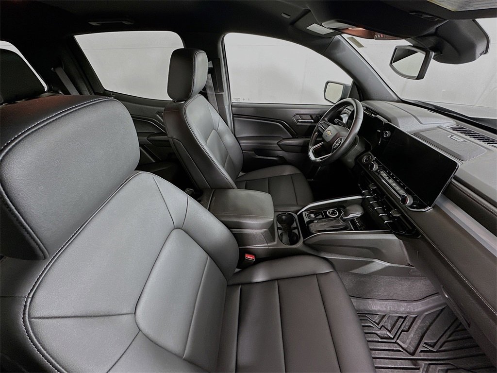 Used 2024 Chevrolet Colorado LT w/ LT Convenience Package III image 28