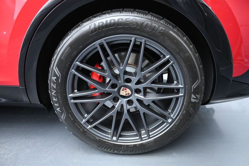 Certified 2026 Porsche Cayenne GTS AWD/4WD image 9
