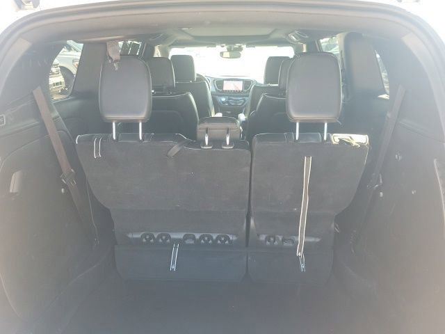 Used 2025 Chrysler Pacifica Limited image 25