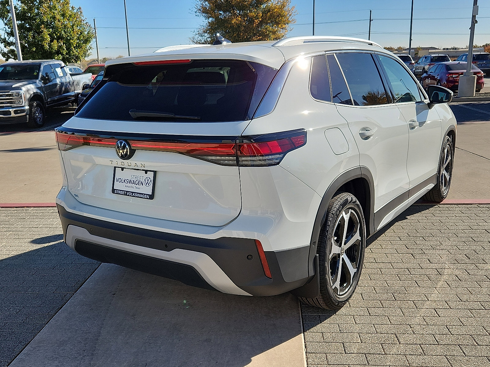 New 2026 Volkswagen Tiguan SE image 5