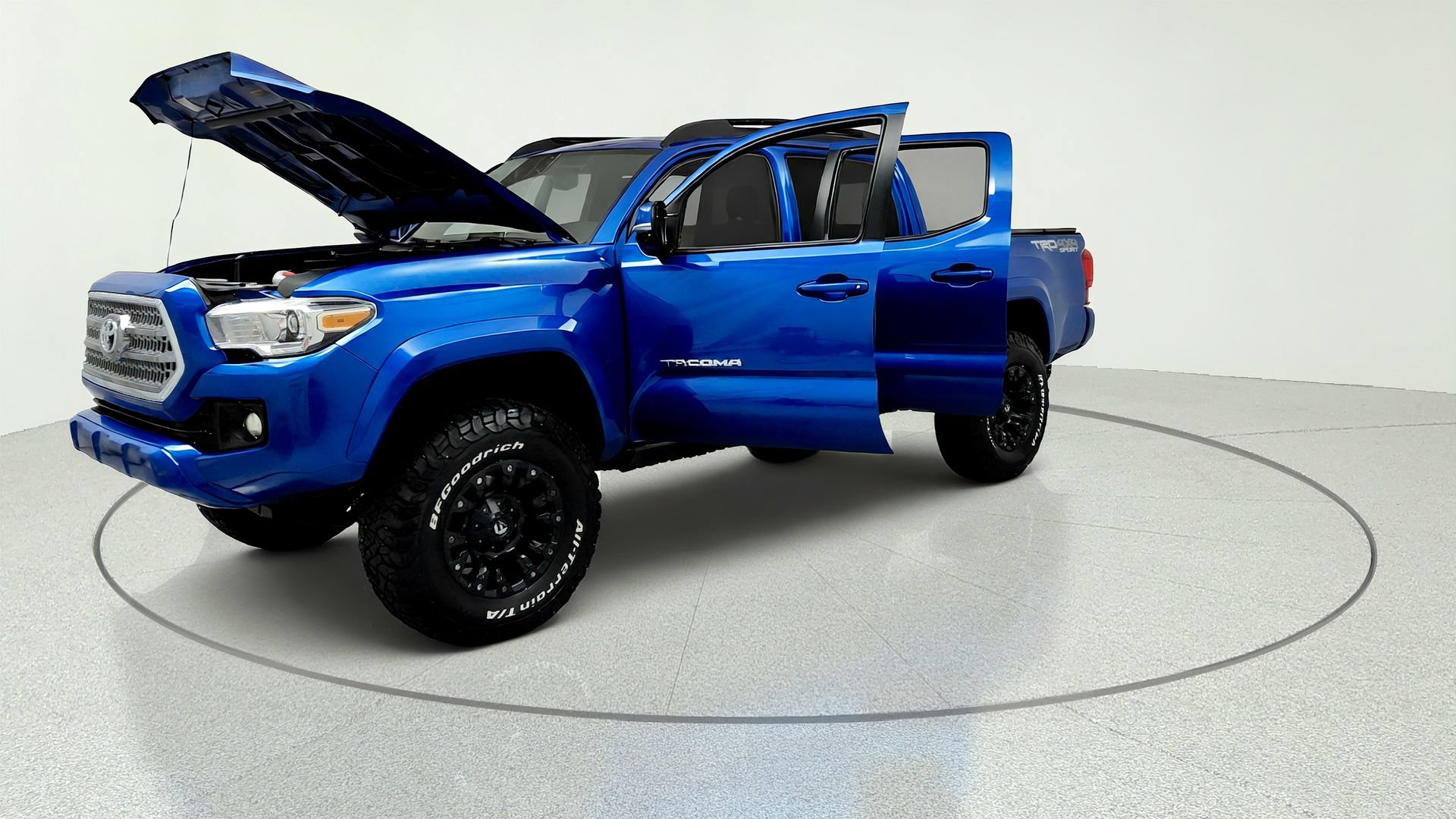 Used 2017 Toyota Tacoma TRD Sport AWD/4WD image 9