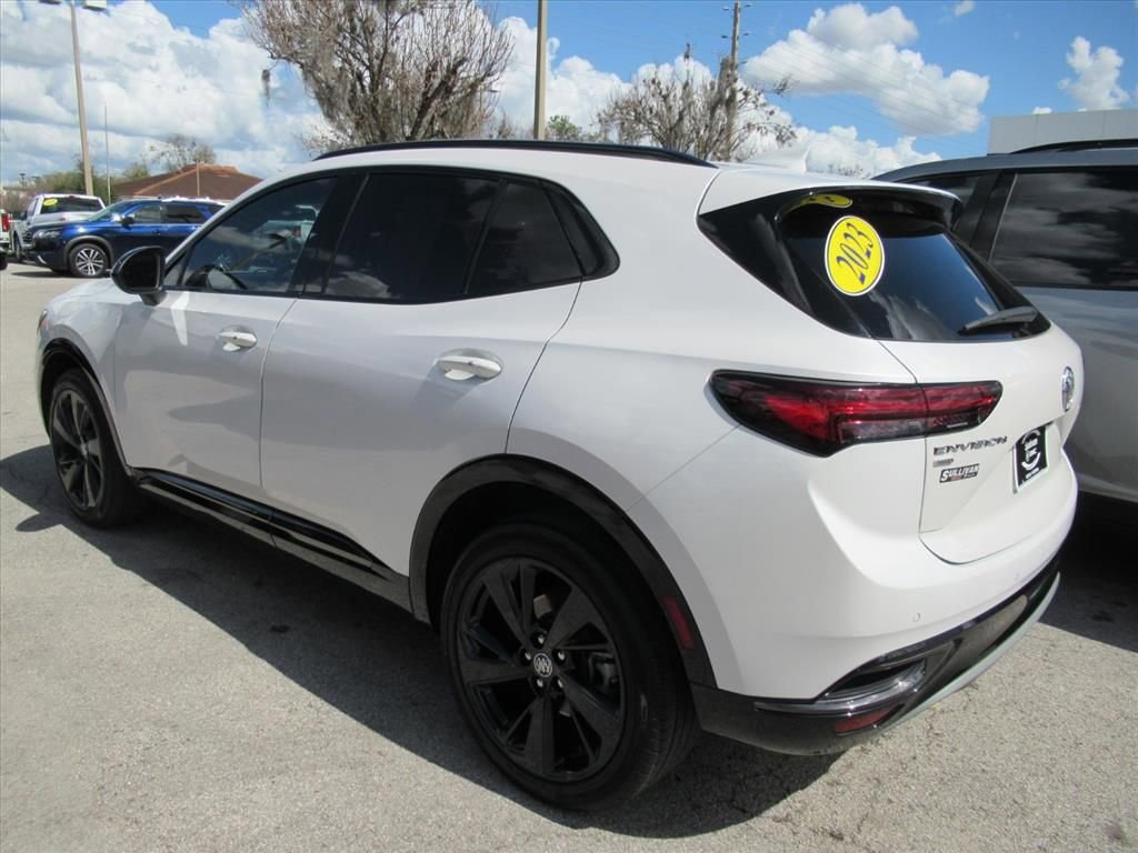 Used 2023 Buick Envision Essence w/ Sport Touring Package image 4