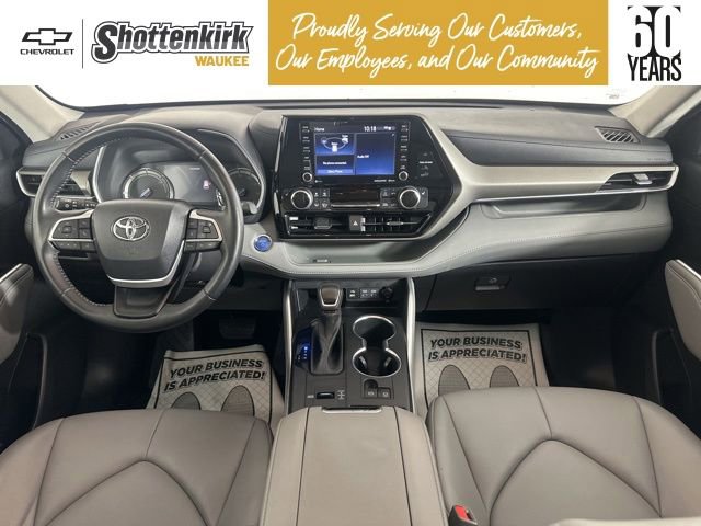 Used 2022 Toyota Highlander XLE image 19