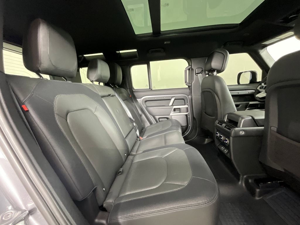 Certified 2024 Land Rover Defender 110 X-Dynamic SE AWD/4WD image 23