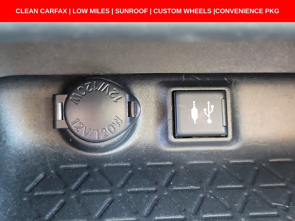 Used 2019 Toyota RAV4 XLE w/ Convenience Package FWD image 32