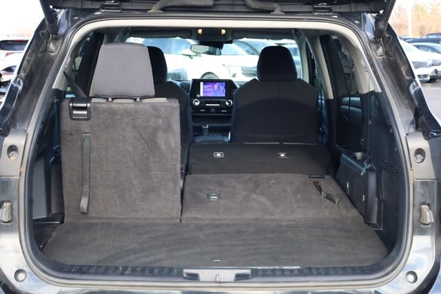 Used 2024 Toyota Highlander LE image 31