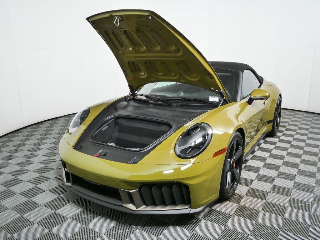 Certified 2026 Porsche 911 GTS RWD image 35