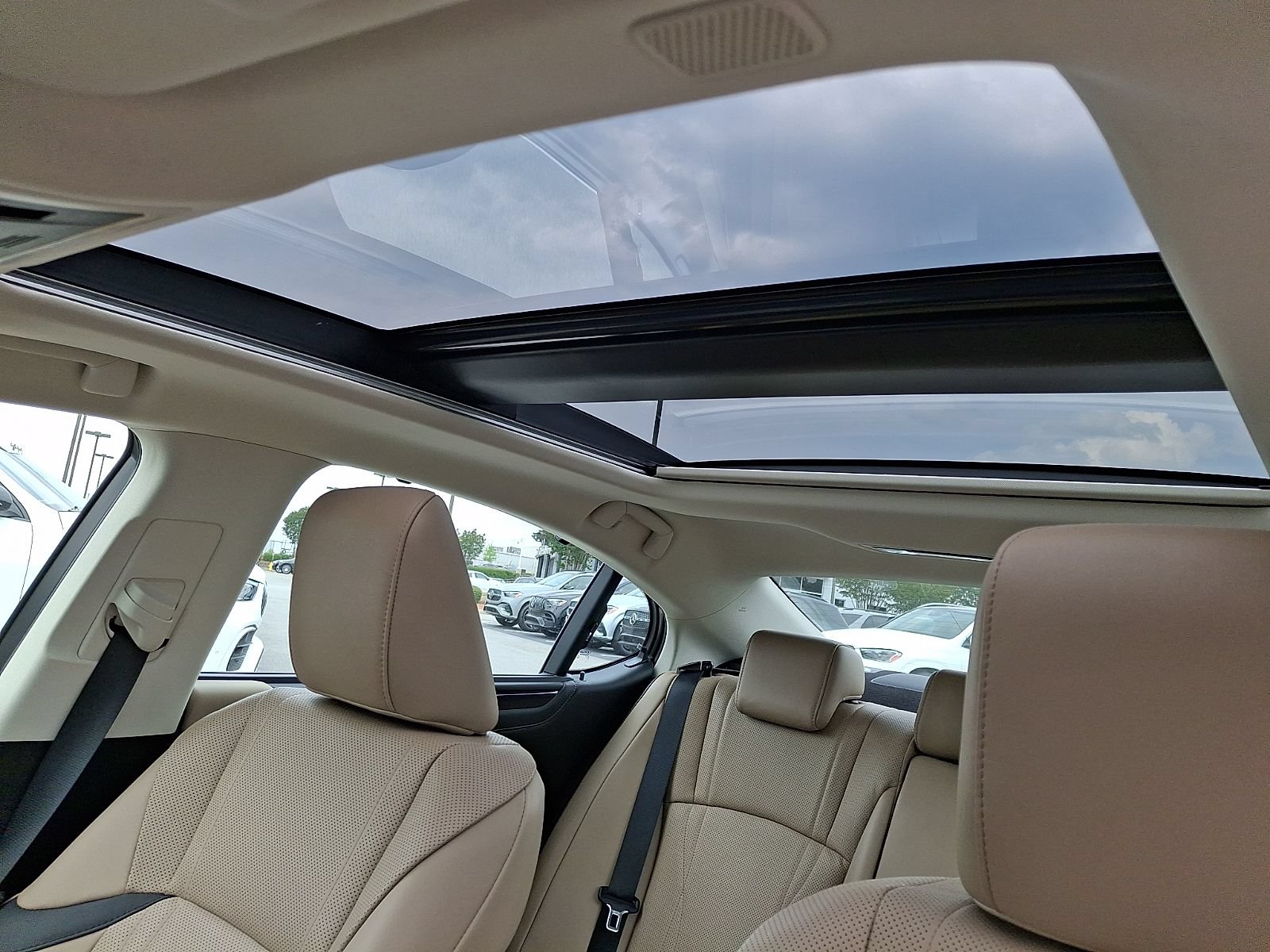 Used 2021 Lexus ES 350 Ultra Luxury w/ Accessory Package 2 FWD image 14