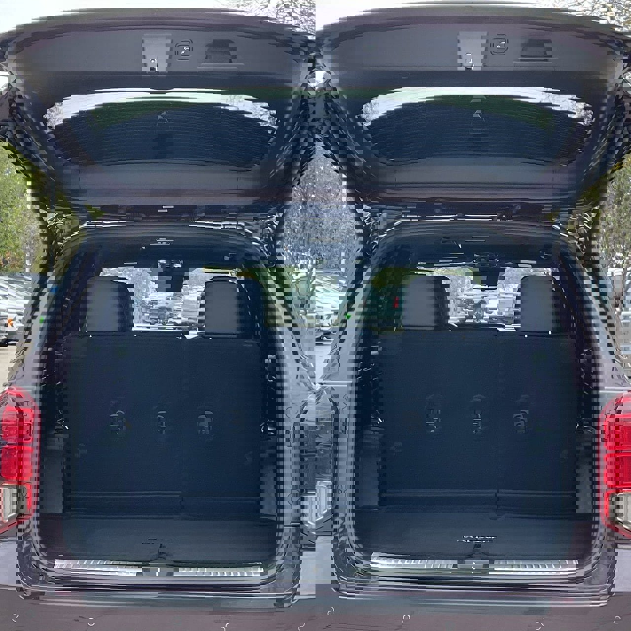 Used 2024 Hyundai Palisade Calligraphy image 25