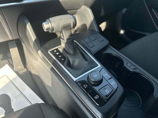 Used 2025 Kia Sportage LX image 20