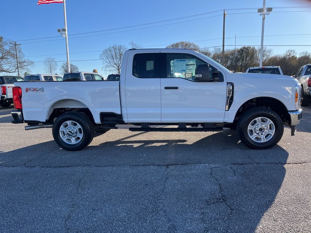 New 2026 Ford F250 XLT w/ FX4 Off-Road Package image 4