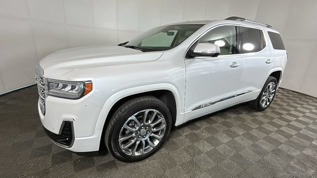 Used 2023 GMC Acadia Denali w/ Denali Ultimate Package AWD/4WD image 6