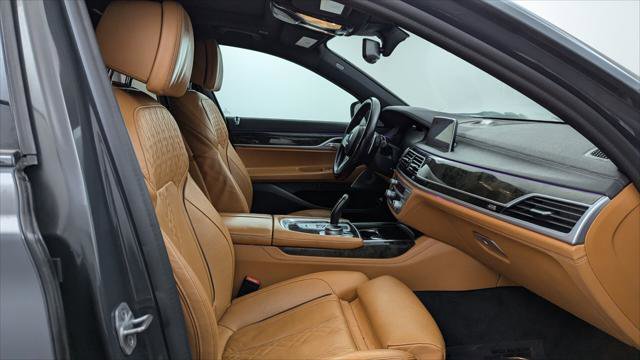 Used 2021 BMW 740i xDrive w/ Autobahn Package image 21