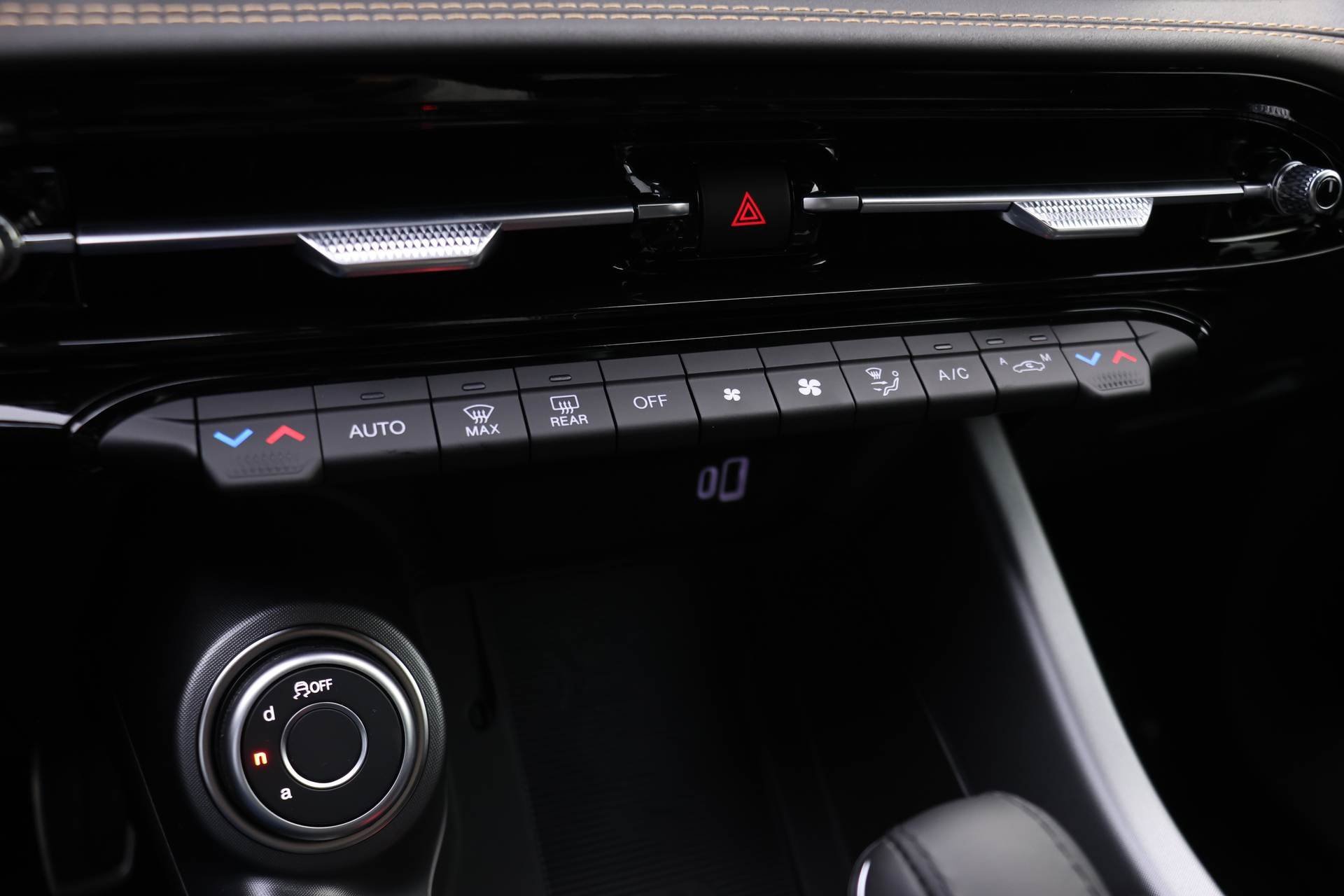 New 2025 Alfa Romeo Tonale w/ Premium Package image 9