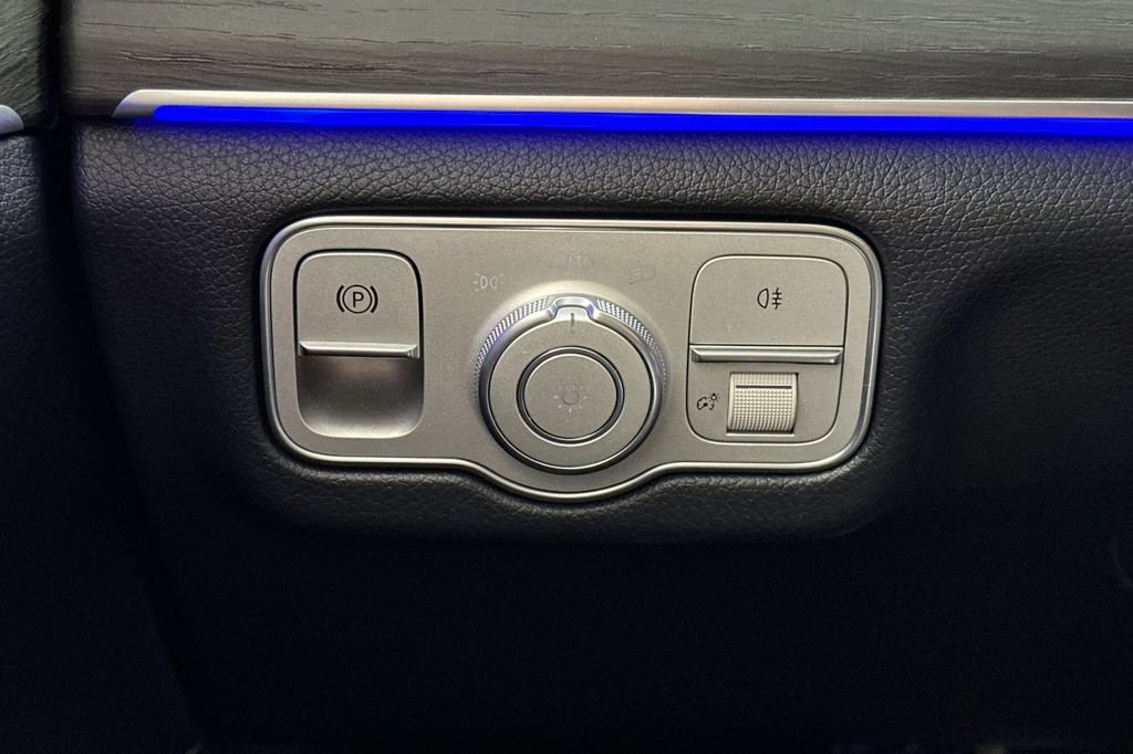 Certified 2026 Mercedes-Benz GLE 350 4MATIC image 32