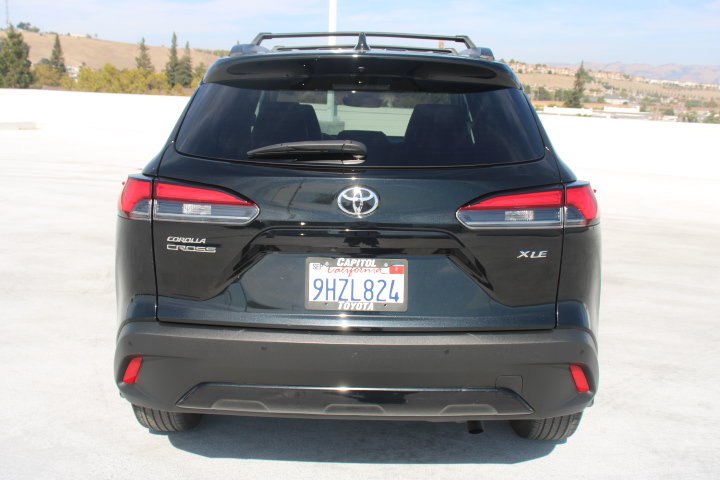 Certified 2023 Toyota Corolla Cross XLE w/ Convenience Package FWD image 4