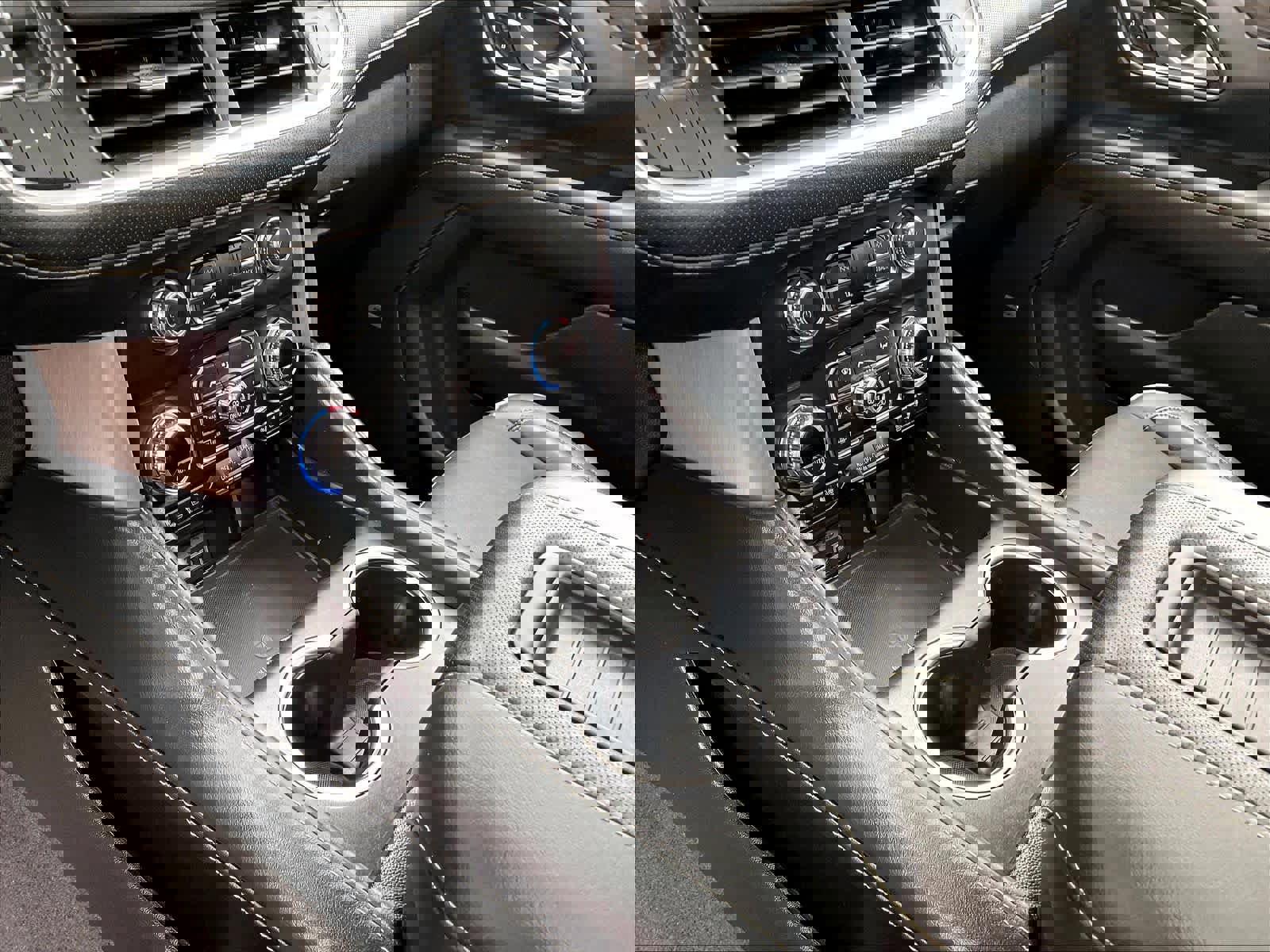 Used 2021 GMC Yukon SLT w/ SLT Premium Package image 21