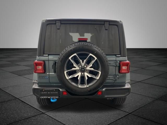 Used 2024 Jeep Wrangler Unlimited w/ Convenience Group AWD/4WD image 5