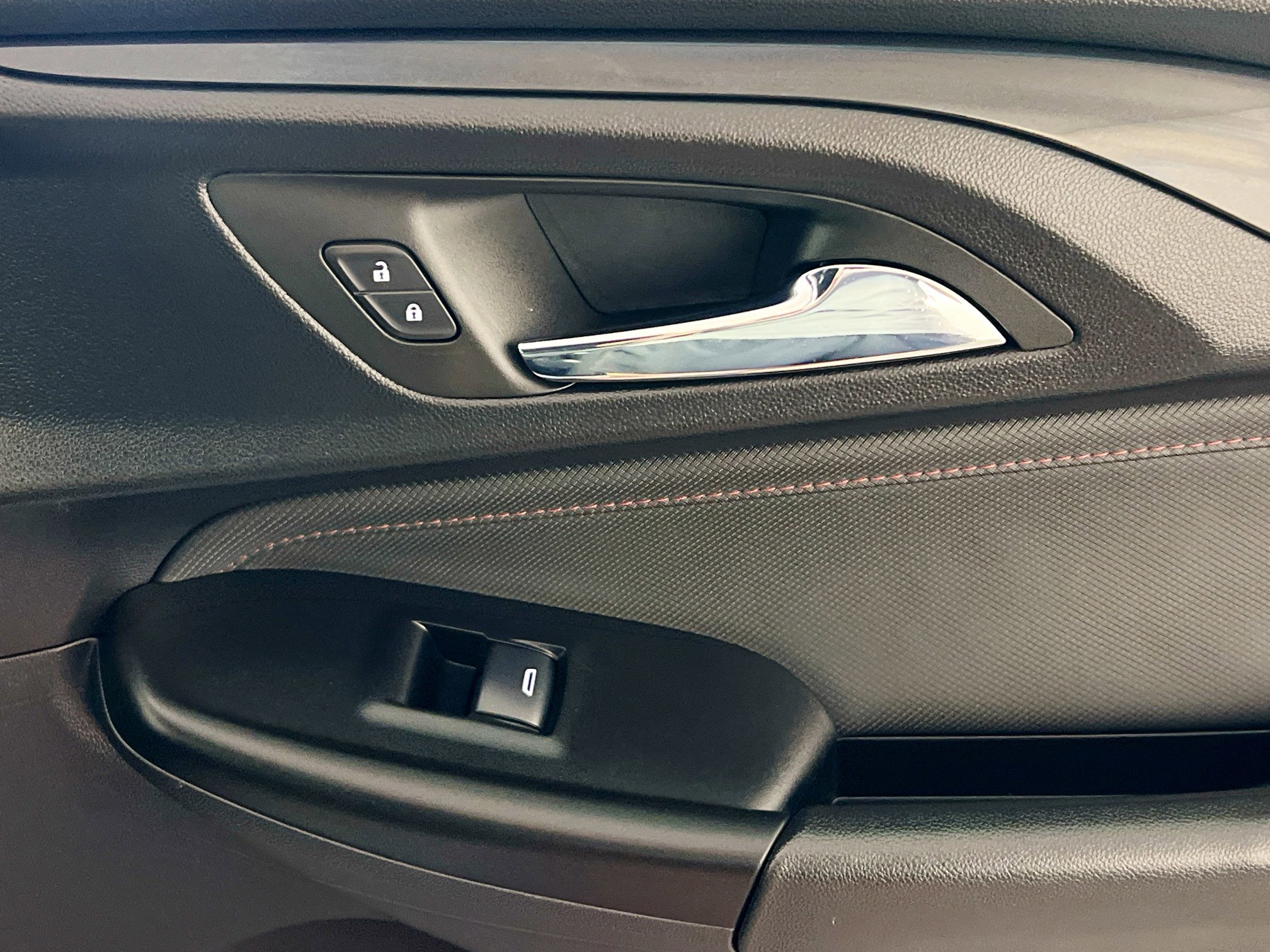 Used 2023 Chevrolet TrailBlazer RS image 32