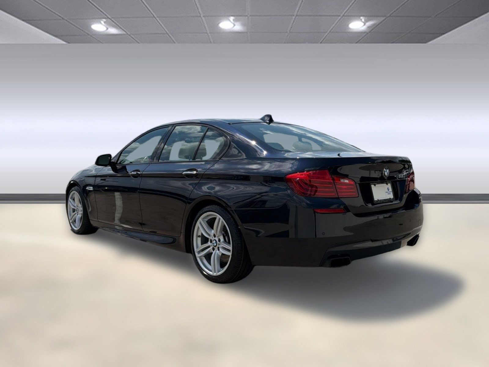 Used 2014 BMW 550i Sedan RWD image 2