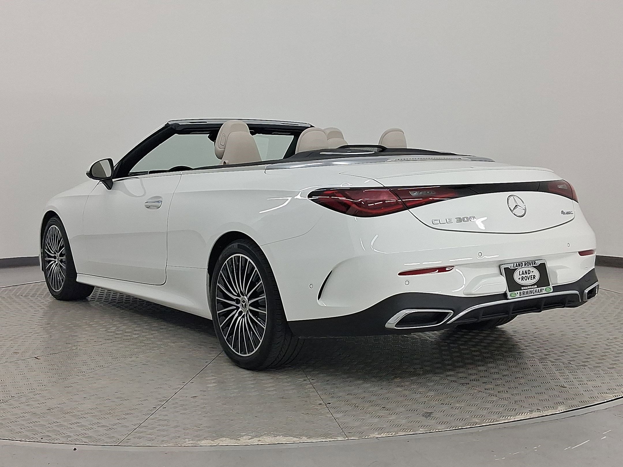 Used 2025 Mercedes-Benz CLE 300 4MATIC Cabriolet image 3